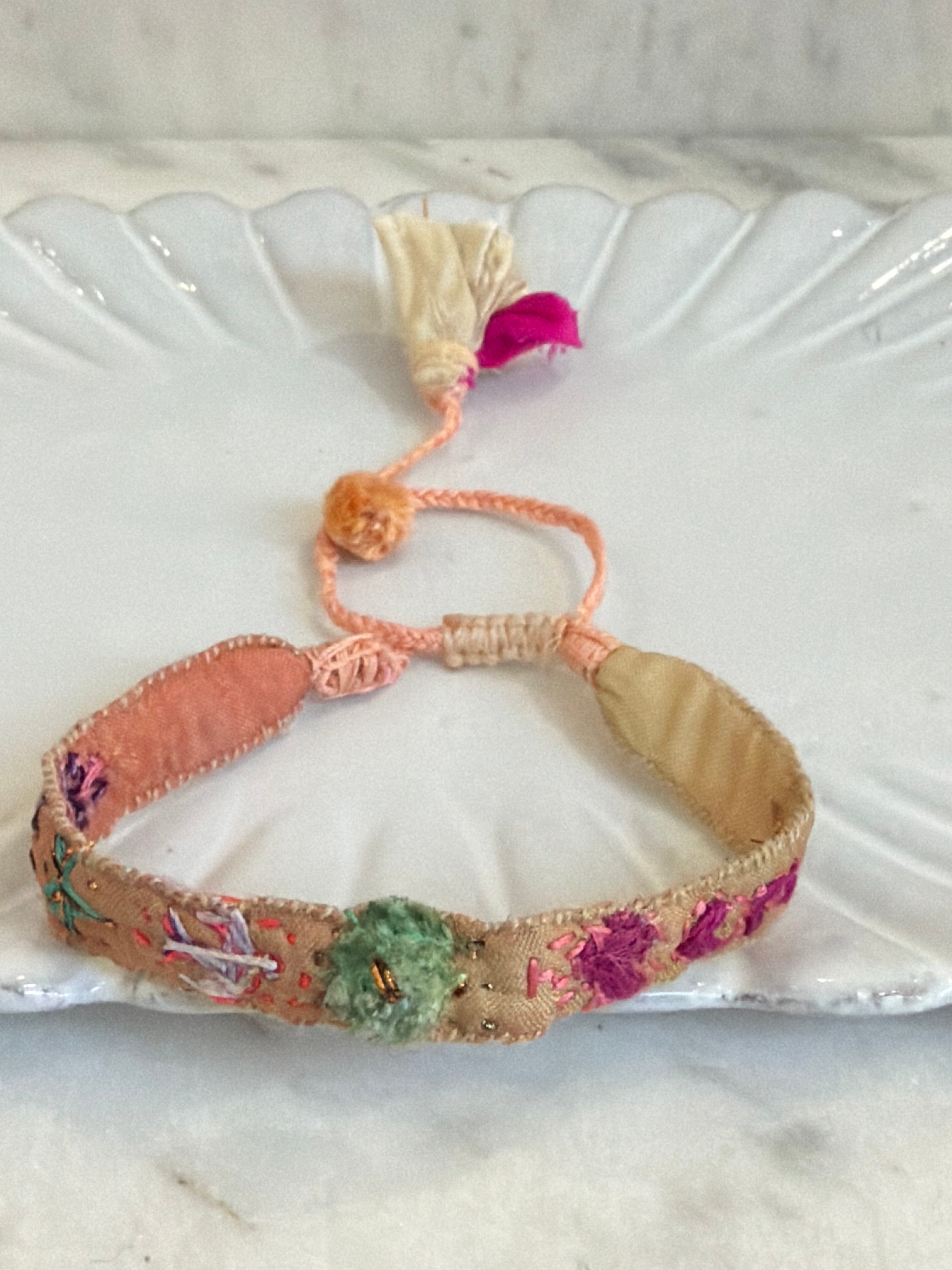 Nouvelle collection bracelets brodés Antomoon