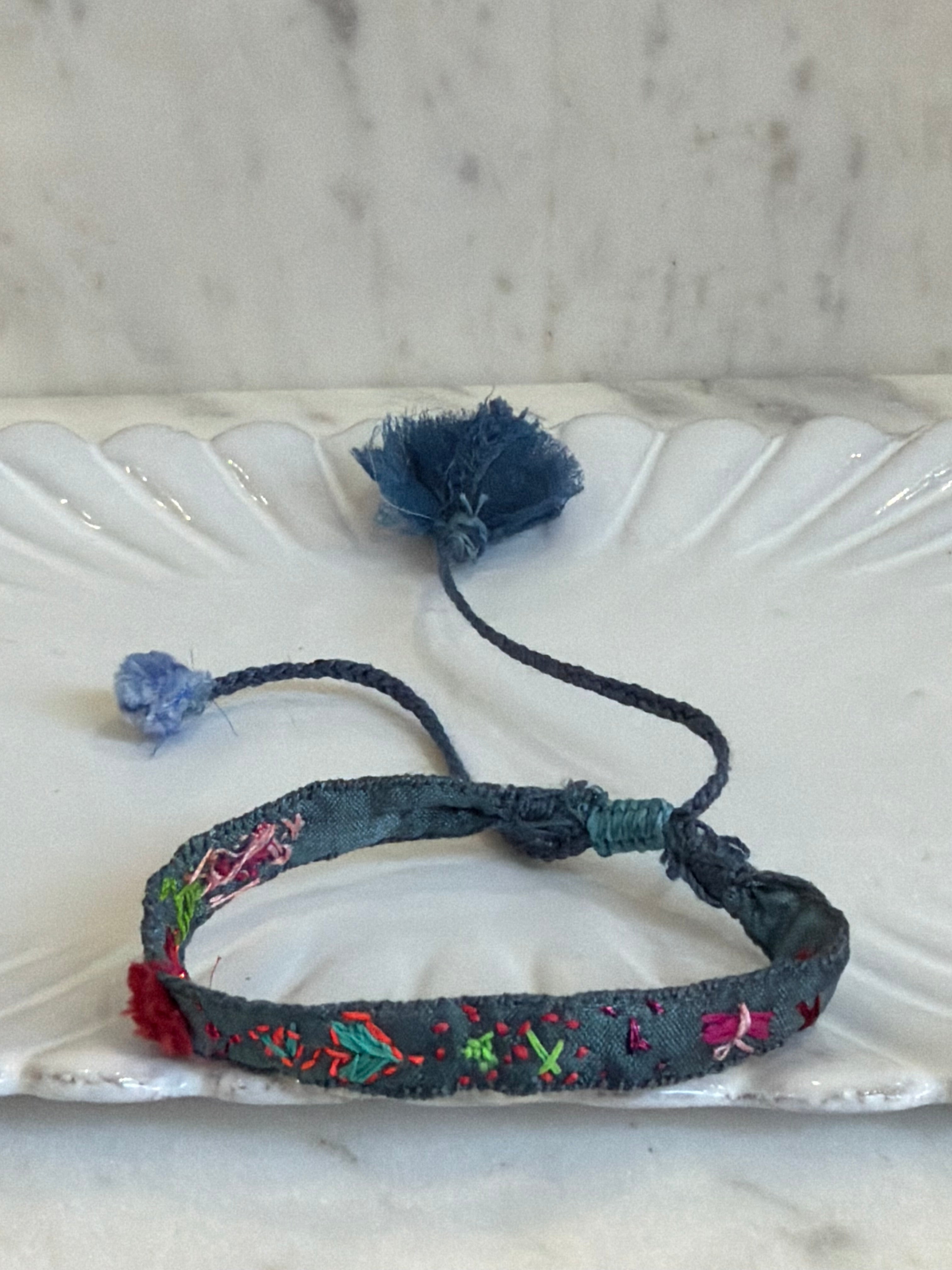 Nouvelle collection bracelets brodés Antomoon