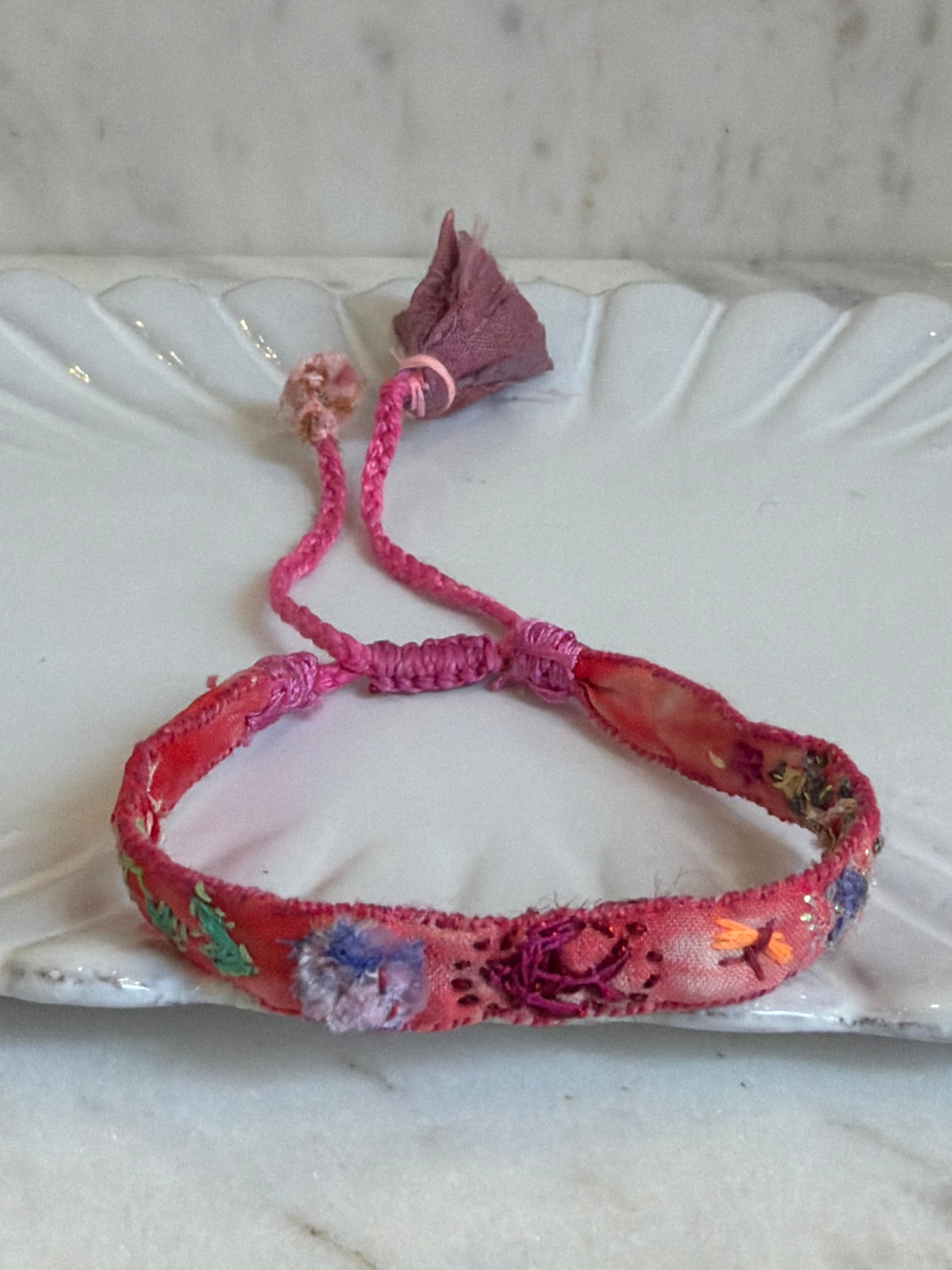 Nouvelle collection bracelets brodés Antomoon